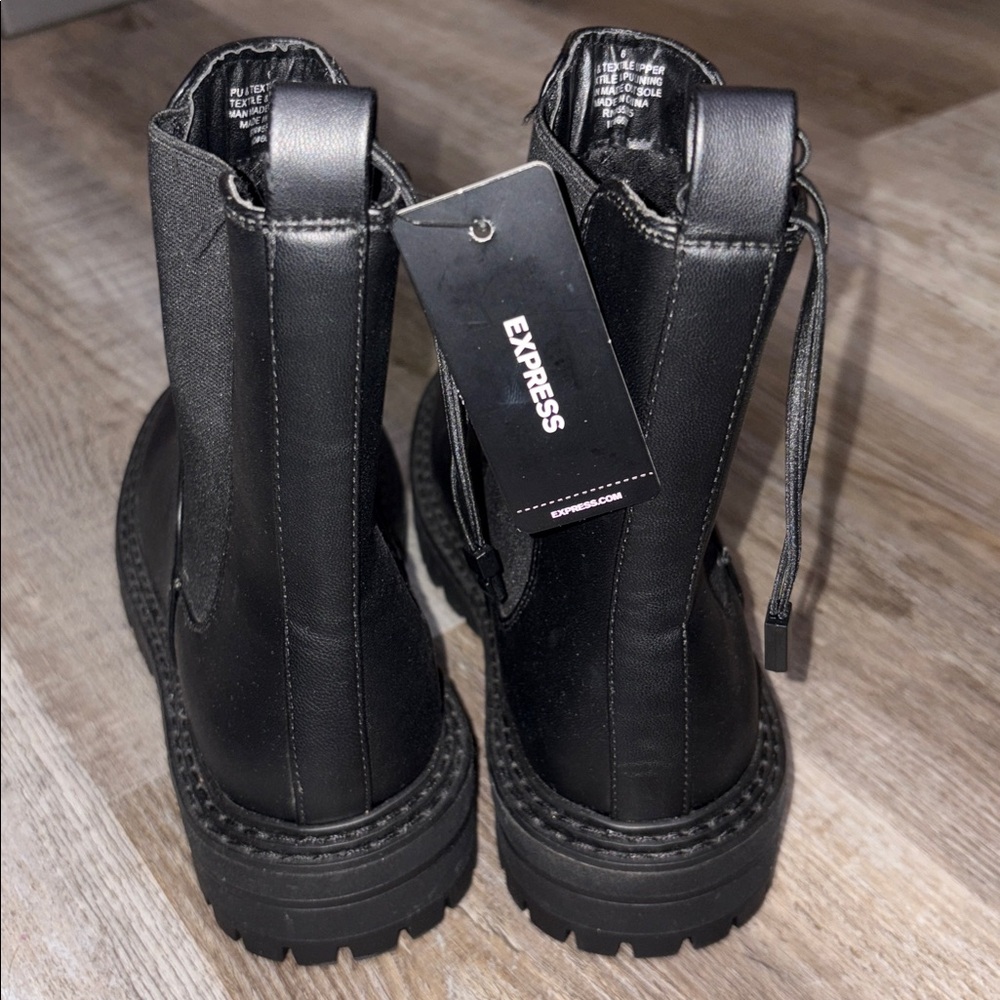 Express Boots - Picture 3 of 5